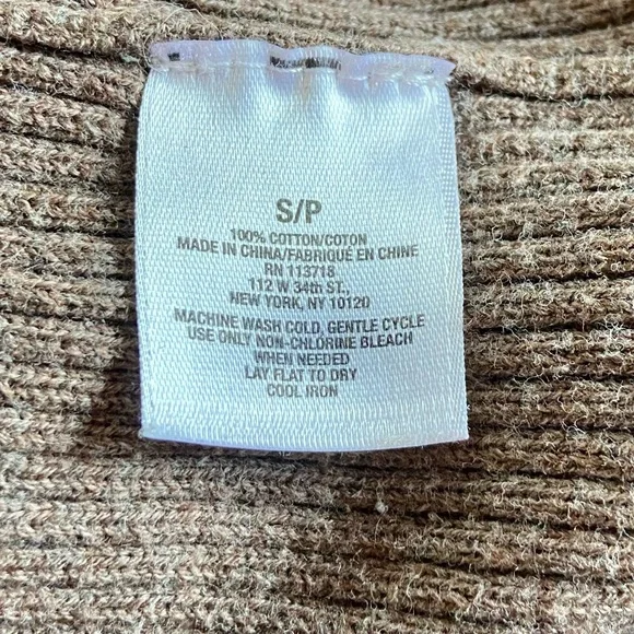 Woman’s sweater - Picture 4 of 4